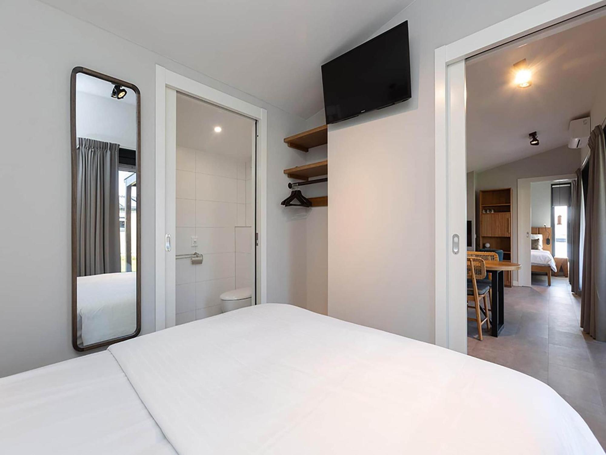 Luxury Docklodge On The Water Delfstrahuizen المظهر الخارجي الصورة