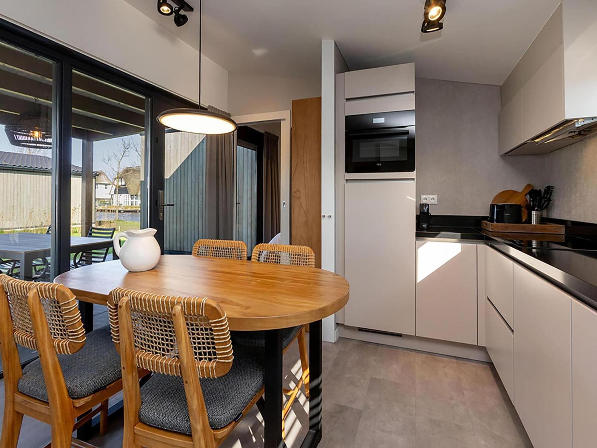 Luxury Docklodge On The Water Delfstrahuizen المظهر الخارجي الصورة